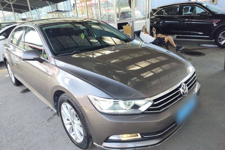 Used Volkswagen Magotan 2017 330TSI DSG Luxury Model
