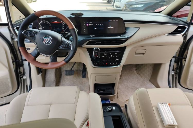 Used Buick GL8 2022 ES Landtrek 653T Luxury Edition