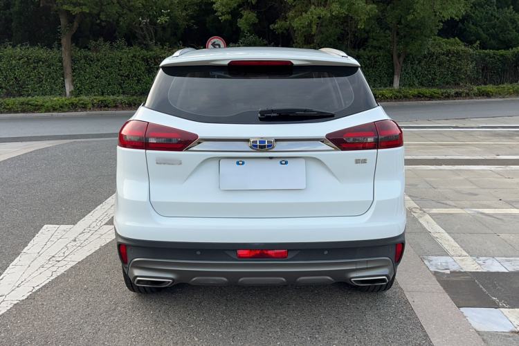 Used Geely Auto Emgrand X7 Sport 2018 1.8TD Automatic Two-Wheel Drive ZhiZun Model with 4G Connectivity
