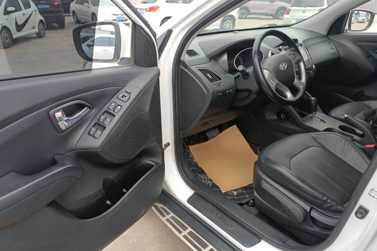 Used Hyundai ix35 2013 2.0L Automatic Two-Wheel Drive Smart GLS China IV Standard
