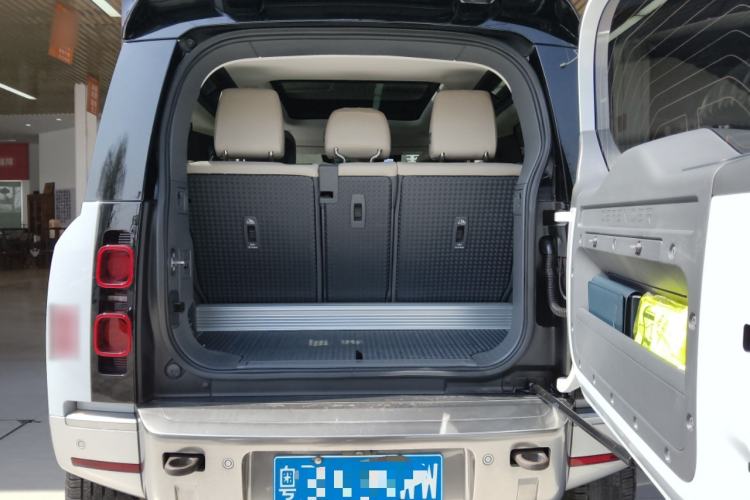 Used Land Rover Defender 2022 90 2.0T P300 Tiger-Power Ambition Edition