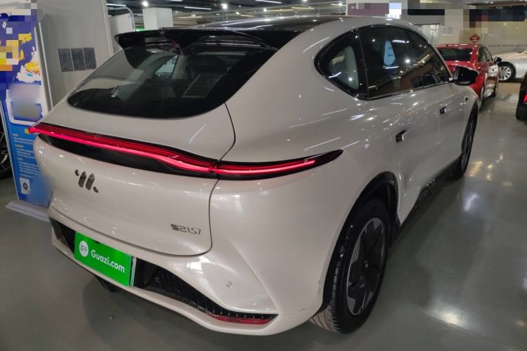 Used  LS7 2023 77 kWh Urban Fit Rear-Wheel Drive
