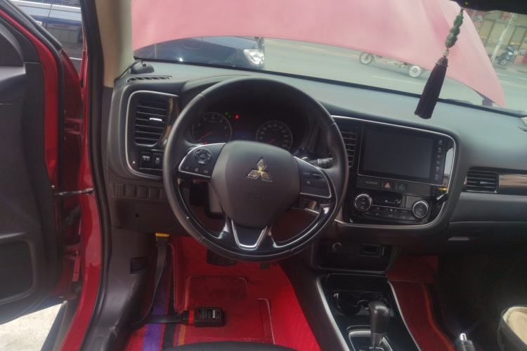 Used Mitsubishi Outlander 2018 2.0L Two-Wheel Drive Glory Edition 5 Seats
