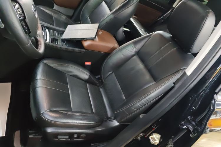 Used GAC Trumpchi GS8 2017 320T Two-Wheel Drive Luxury Smart Connectivity Version (7 Seats)
