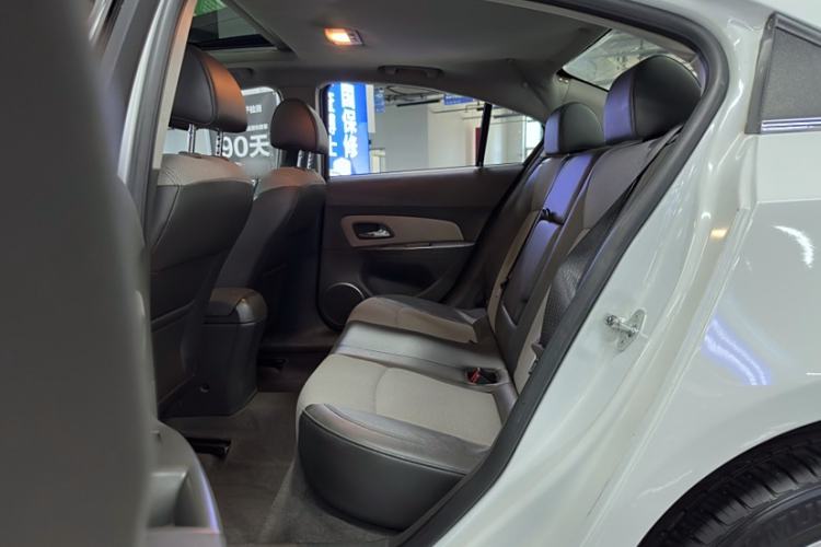 Used Chevrolet Cruze 2013 1.8L SE AT
