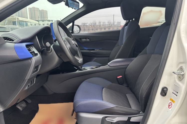 Used Toyota C-HR 2018 2.0L Leading with Sunroof China VI Standard
