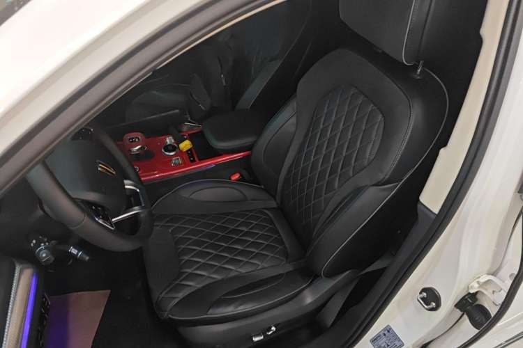 Used Hongqi HS5 2019 2.0T Smart Connect Flagship All-Wheel-Drive Version
