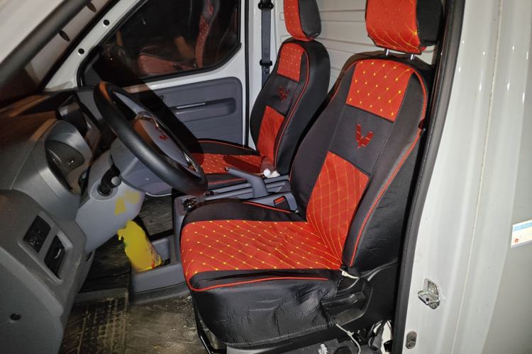 Used Wuling Yangguang 2024 300km Comfort Version with Sealed Windows 60kW