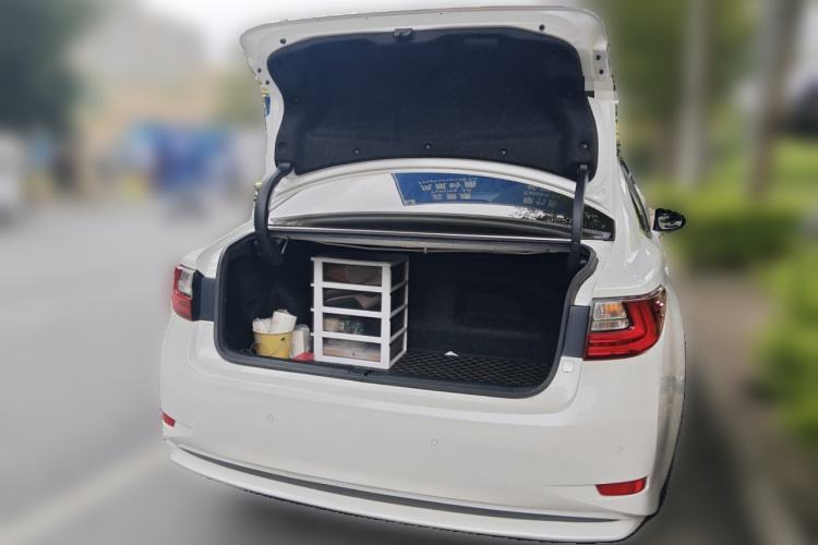 Used Lexus ES 2015 300h Comfort Edition