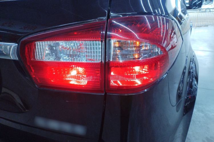 Used JMC Yusheng S350 2016 2.0T Automatic Two-Wheel Drive Gasoline Luxury Edition 5 Seats
