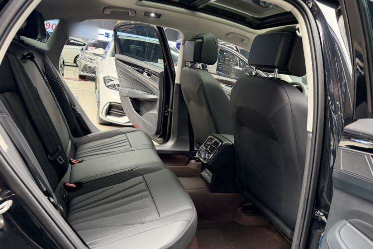 Used Volkswagen Passat 2025 Outstanding Model 330TSI Starry Elite Edition