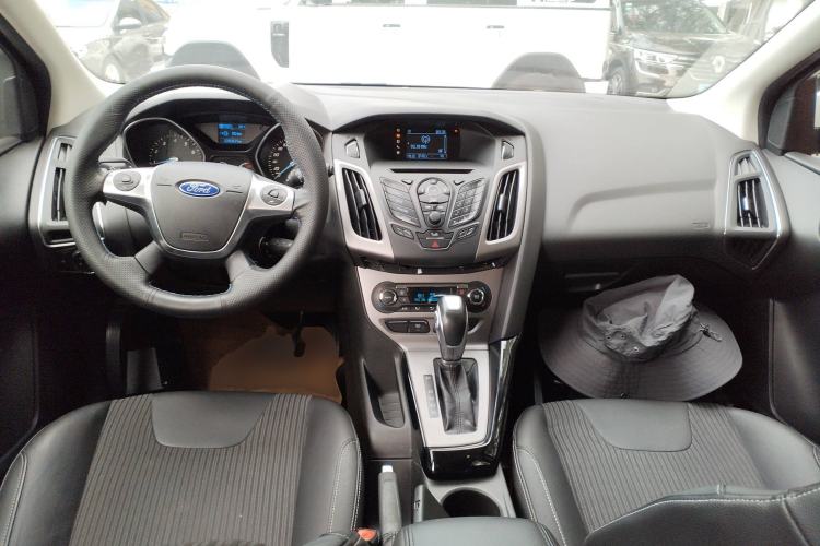 Used Ford Focus 2012 Hatchback 1.6L Automatic Fashion Edition
