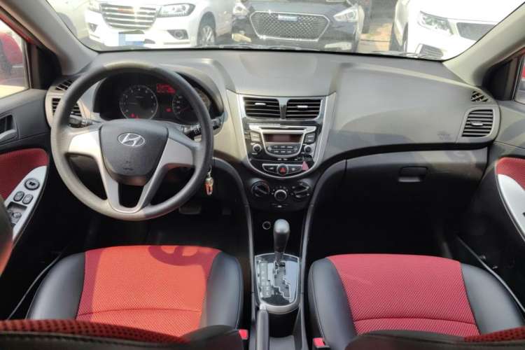 Used Hyundai Verna Ray 2016 1.4L Automatic Leading-Edge GLX
