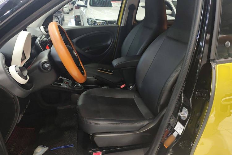 Used  forfour 2016 1.0L 52 kW Dynamic Edition
