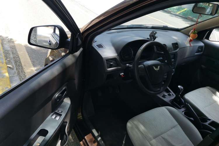 Used Wuling Hongguang 2015 1.5L S Basic Version China V Standard