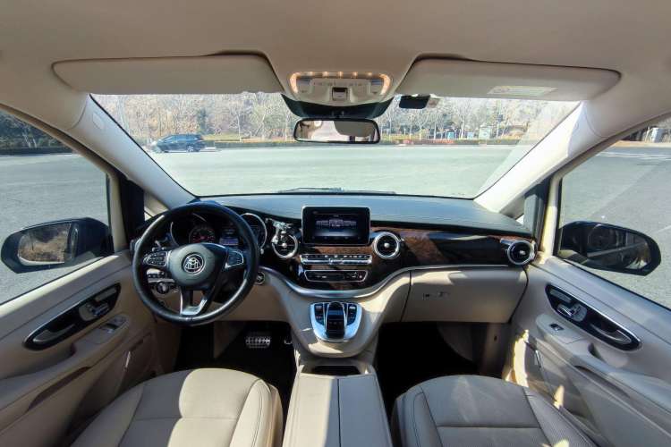 Used Mercedes-Benz V-Class 2016 V 260 L Prestige Extended Edition
