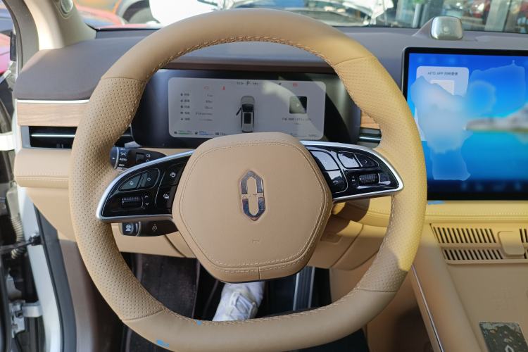 Used Hima AITO M7 2024 1.5T Intelligent Driving 4WD Max Edition 5 Seats
