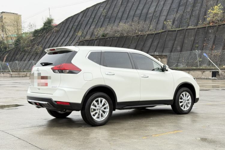 Used Nissan X-Trail 2023 Classic 2.0L Two-Wheel Drive Smart Connect Premium Edition
