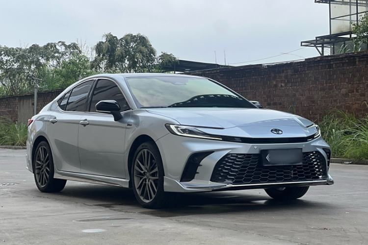 Used Toyota Camry 2025 Dual-Motor 2.0 HXS Glory Edition
