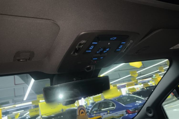 Used Toyota Sienna 2021 2.5L Hybrid Platinum Edition