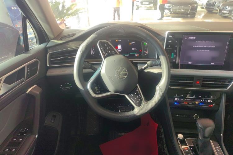 Used Volkswagen Tiguan L 2023 330TSI Automatic Two-Wheel Drive R-Line Flagship Edition
