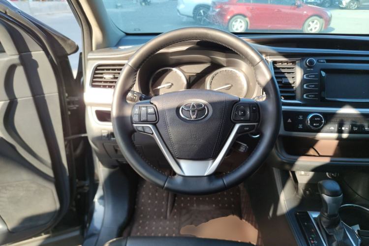 Used Toyota Highlander 2015 2.0T Four-Wheel Drive Luxury Edition 7-Seater
