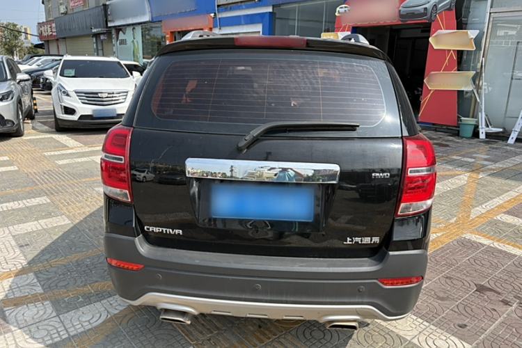 Used Chevrolet Captiva 2017 2.4L 4x4 Flagship Edition 7-Seater
