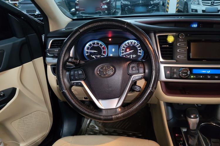 Used Toyota Highlander 2017 2.0T Four-Wheel Drive Luxury Edition 7 Seats
