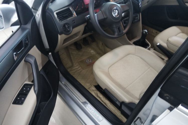 Used Volkswagen Santana 2013 1.6L Manual Comfort Edition
