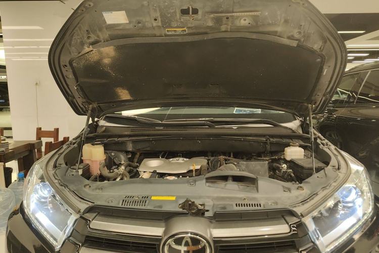 Used Toyota Highlander 2018 2.0T Four-Wheel Drive Luxury Edition 7 Seats China V Emission Standard
