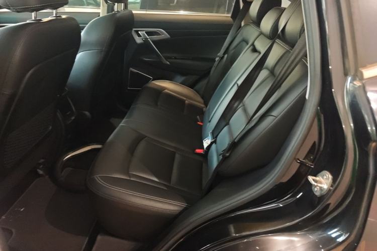 Used Geely Auto Emgrand X7 Sport 2018 1.8TD Automatic Two-Wheel Drive Smart 4G Connected Version
