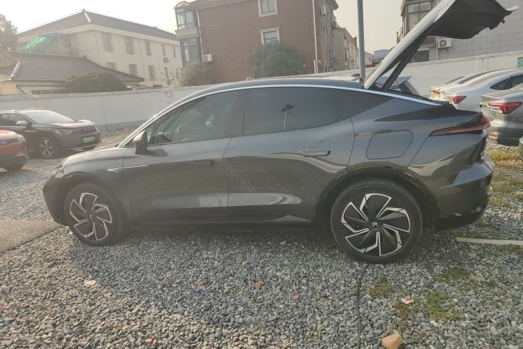 Used  R7 2023 Rear-Drive Screen King Edition
