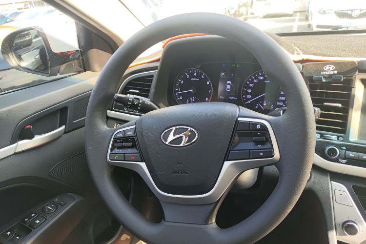 Used Hyundai Elantra 2016 1.6L Automatic ZhiXuan – Elite Version