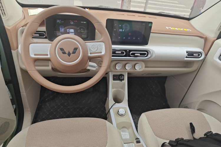 Used Wuling Hongguang MINIEV 2024 3rd Generation 215km Advanced Version
