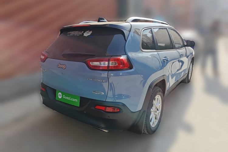 Used  Cherokee 2016 2.4L Leading Edition