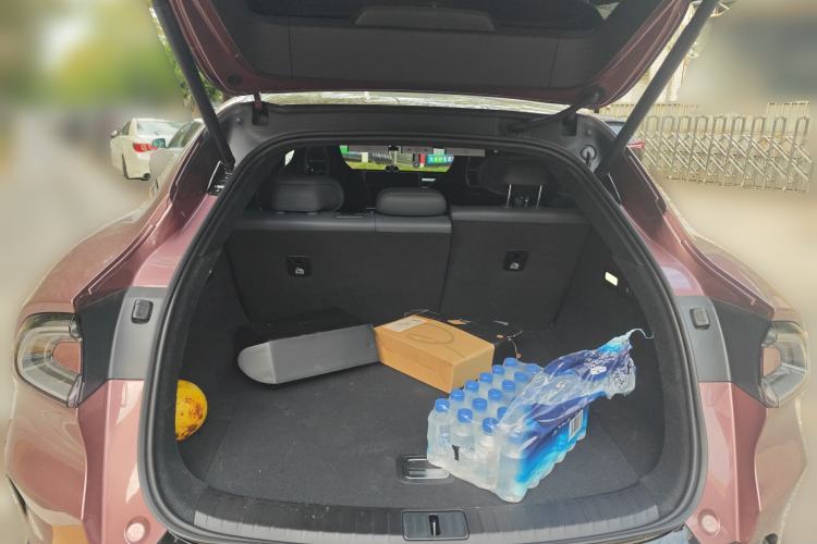 Used  YU7 2025 Ultra-Long Range High-Performance All-Wheel-Drive Max Edition