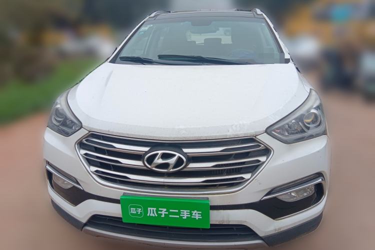 Used Hyundai Santa Fe 2017 2.0T Automatic Two-Wheel Drive Smart Version 7 Seats