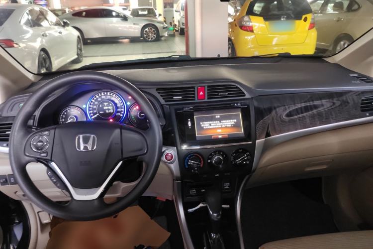 Used Honda Crider 2015 1.8L Automatic Luxury Edition
