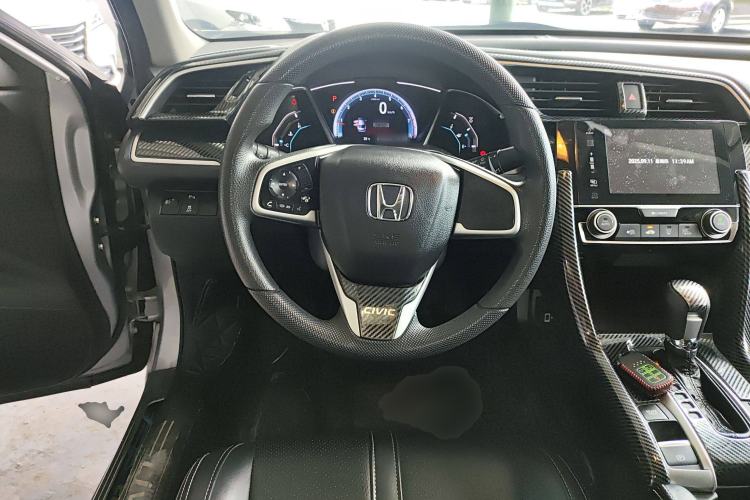 Used Honda Civic 2016 220TURBO CVT Luxury Edition
