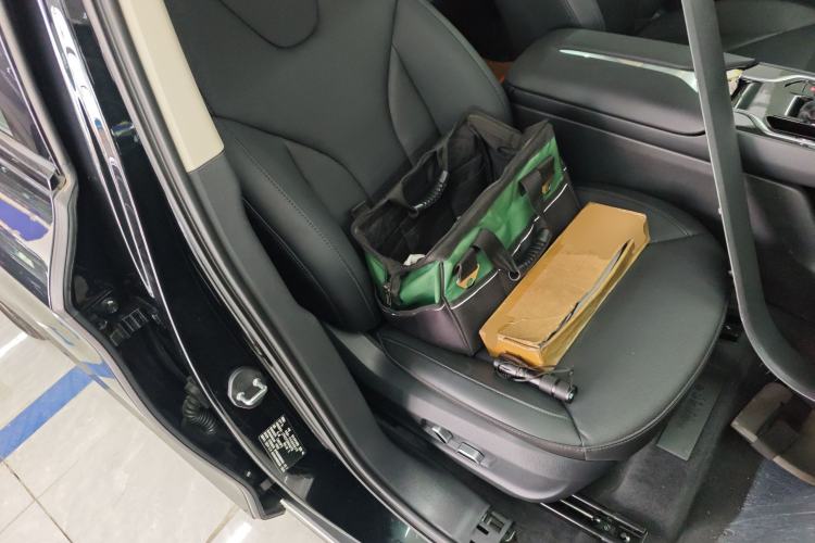 Used Hongqi E-QM5 2022 431 km Charge & Enjoy Edition
