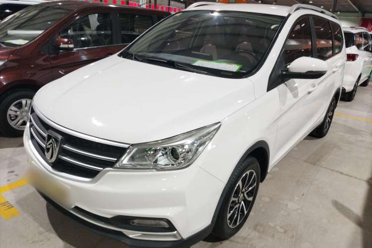 Used Baojun 730 2019 1.5T Manual Fashion Model 7-seater National V
