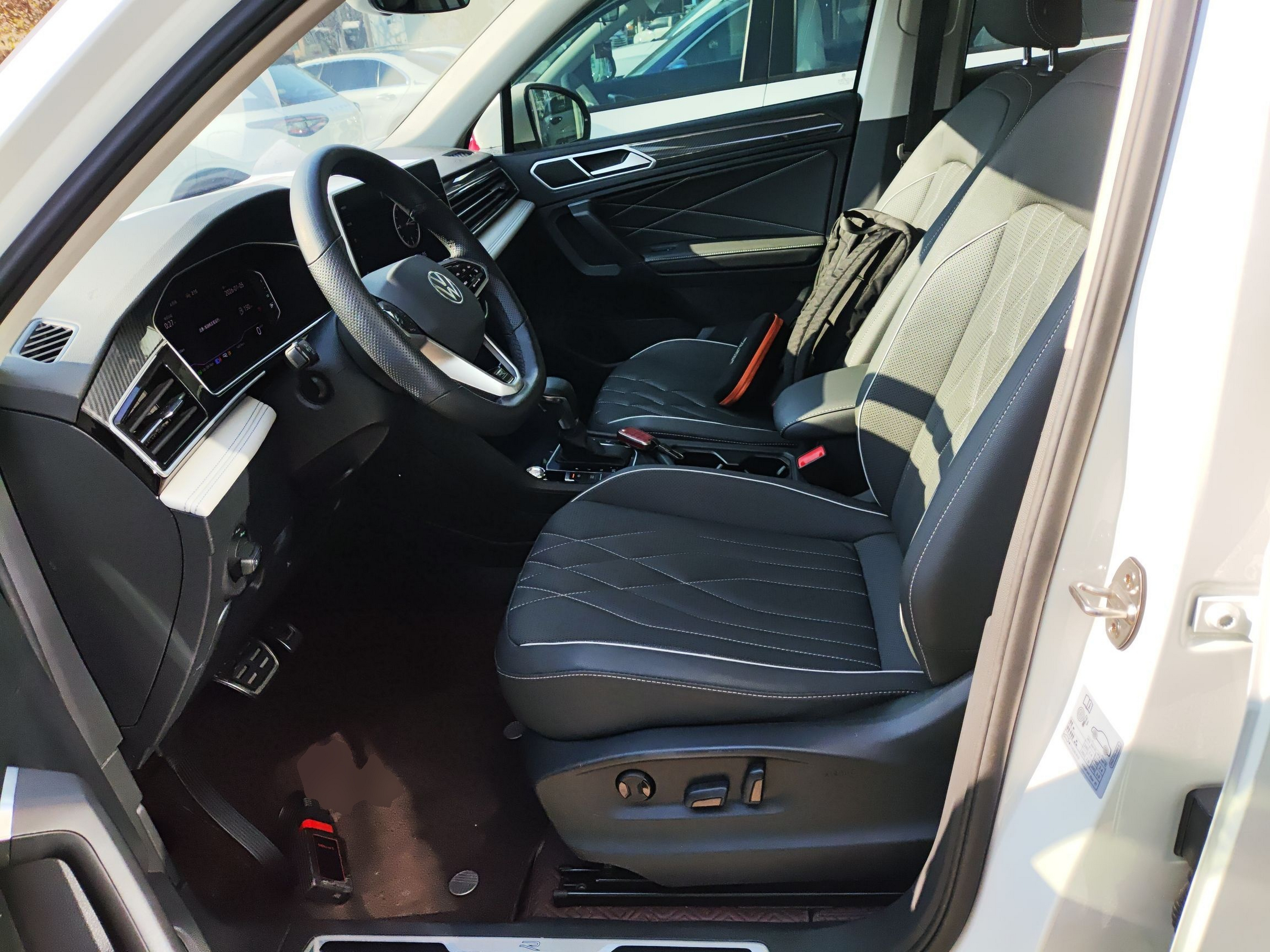 Переднее сиденье в автомобиле