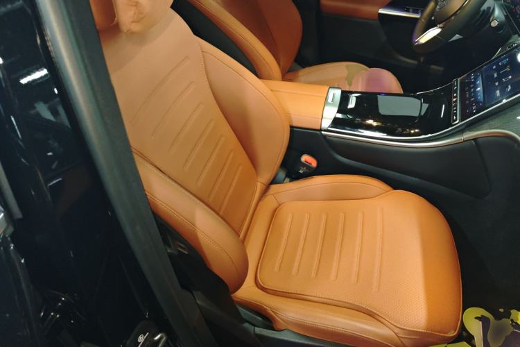 Used Mercedes-Benz GLC 2024 GLC 260 L 4MATIC Dynamic Edition 5-seater