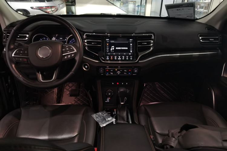 Used  Grand Commander 2018 2.0T Four-Wheel Drive Smart Enjoyment Version China V Emission Standard
