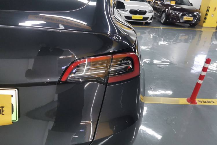 Used Tesla Model Y 2024 Long-Range All-Wheel-Drive Version