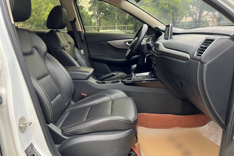 Used Dongfeng Fengon S560 2019 1.8L Manual Urban Model
