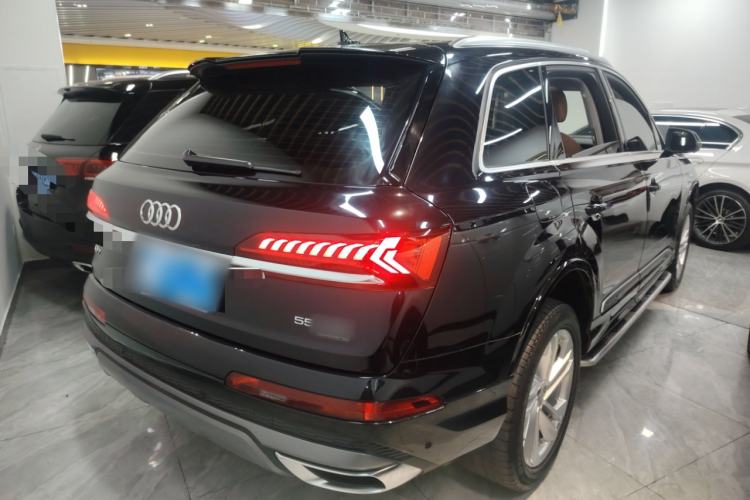 Used Audi Q7 2021 45 TFSI quattro S line Sport model
