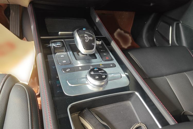 Used BYD Tang New Energy 2019 DM 2.0T All-Wheel Drive Smart Connectivity Enjoyment Model 7 Seats China VI Standard
