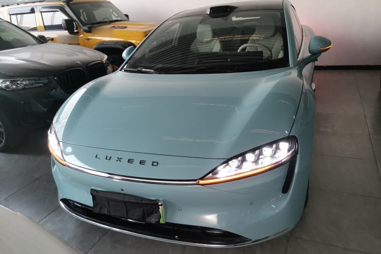 Used Hima Luxeed S7 2025 855 km Max
