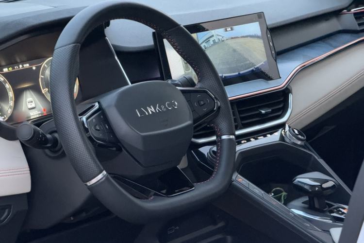 Used Lynk & Co 06 2021 1.5T Shero Pink Special Edition